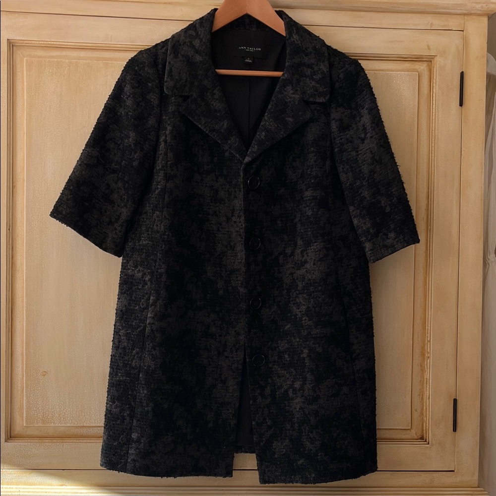Ann Taylor Charcoal Textured lightweight jacket-lined, size Small